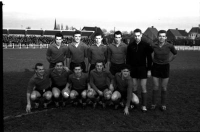FC Eekloo op voetbalveld, Izegem, 1959