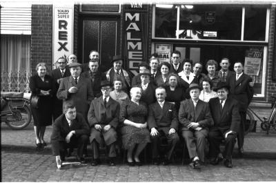 Huldiging café "Sint-Elooy", Izegem, 1959