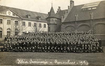 Groepsfoto van het Klein Seminarie, 1913