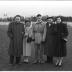 Fotoreportage atletiekwedstrijd: Vanderhoeven, Feys en Werbrouck poseren, Izegem 1957