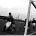 Voetbalmatch FC Izegem -AC La Louvière: spelers in actie, Izegem 1957