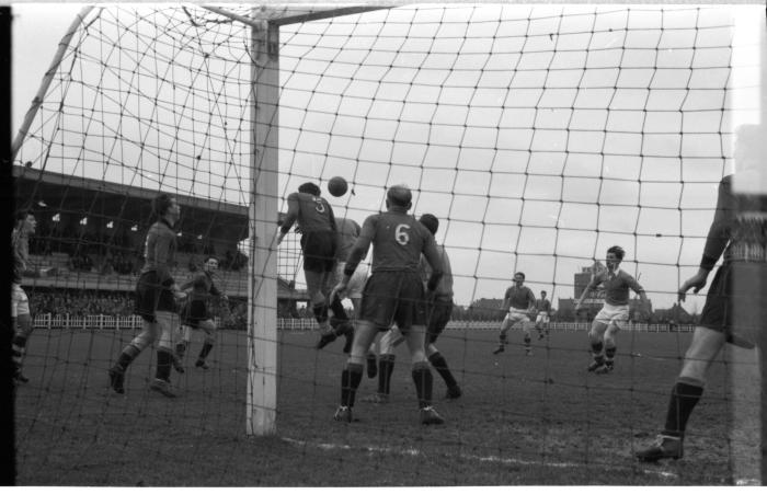 Voetbalmatch FC Izegem-Bonne Bois: fase aan doel, Izegem 1958