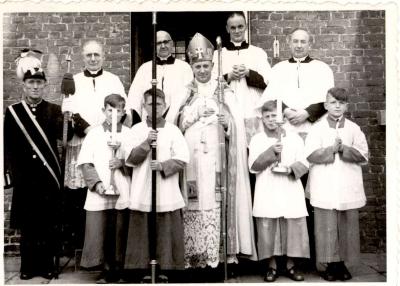 Groepsfoto met Bisschop, Hooglede-Gits