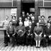 Kampioenviering café 'De Boulevard': groepsfoto, Izegem 1957