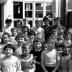 Soepbedeling kinderen op school, Izegem, 1958